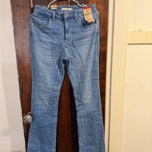 NWT Levis High Rise Bootcut Jean